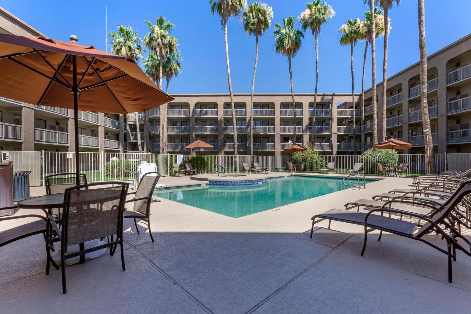 Best Western Plus Scottsdale Thunderbird Suites Luaran gambar